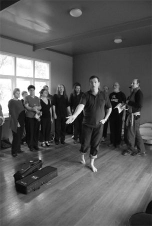 Ecopella solo in rehearsal, Kangaroo Valley Folk Festival 2008. Photo by Jorge Aparicio.